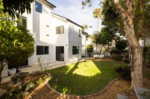 $4,498,000 | 207 21st Street, Huntington Beach, CA 92648