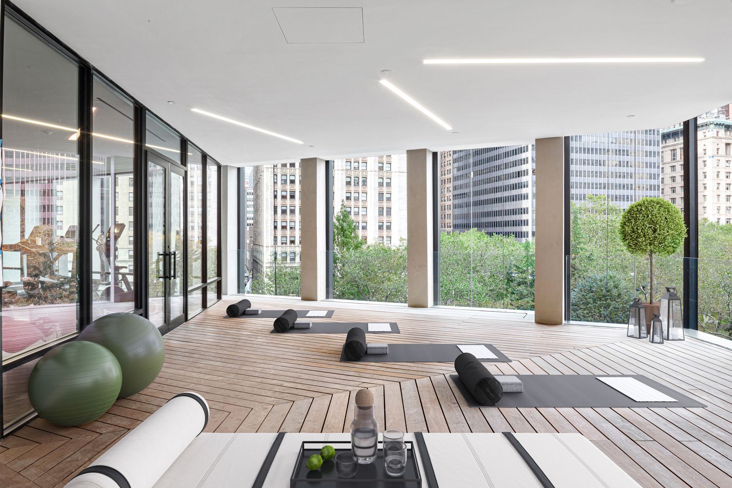 $2,200,000 | 33 Park Row, Unit 8A | Financial District