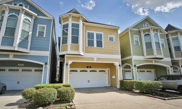 $774,000 | 1330 West 25th Street, Houston, TX 77008