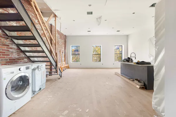 $2,399,000 | 913 Lafayette Avenue | Bedford-Stuyvesant