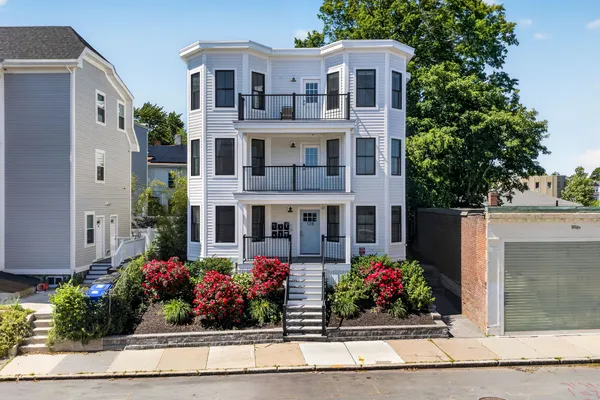 $439,000 | 138 Centre Street, Unit 6, Boston, MA 02124