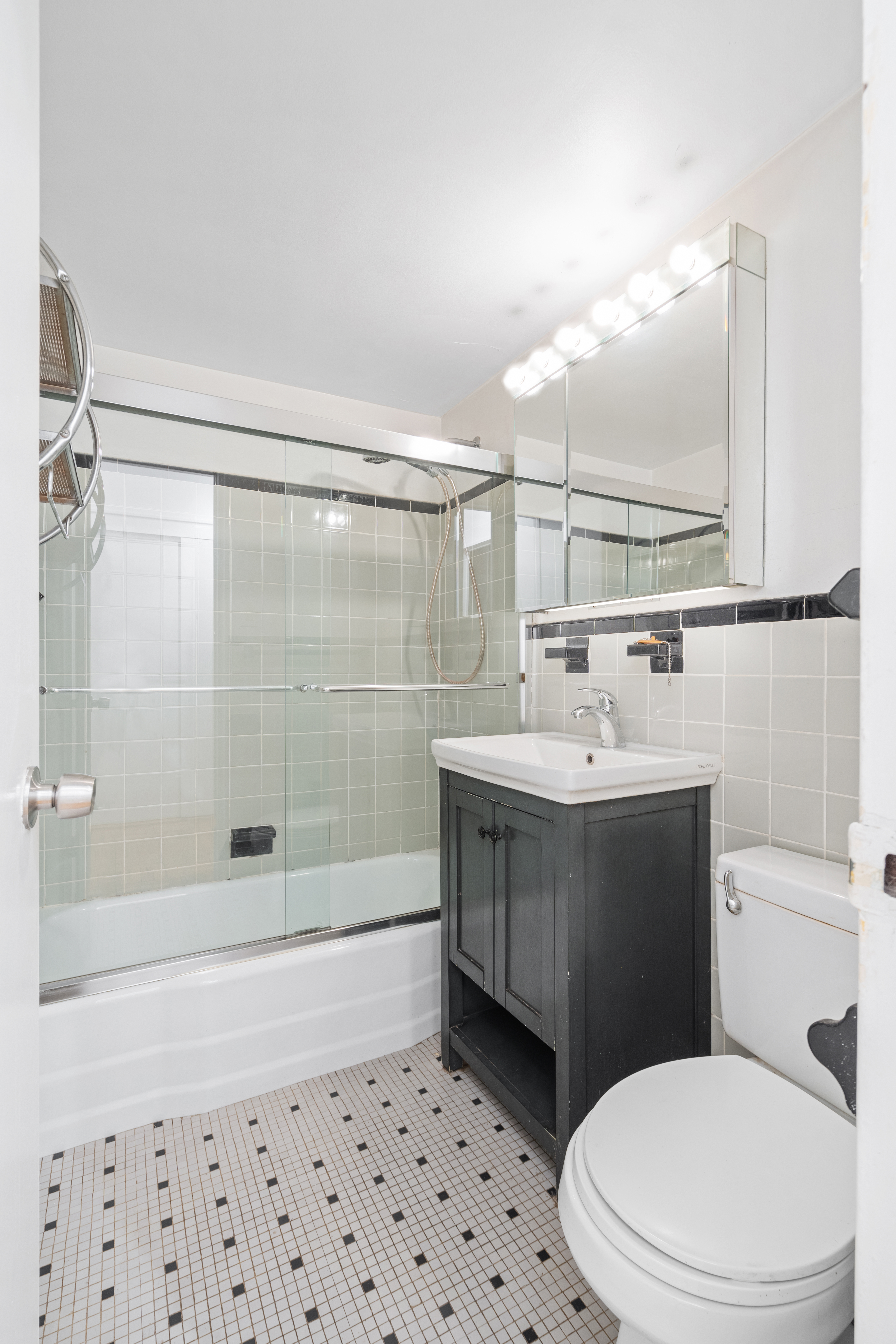 139 East 33rd Street, Unit 4H Manhattan, NY 10016 - Photo 15 of 19