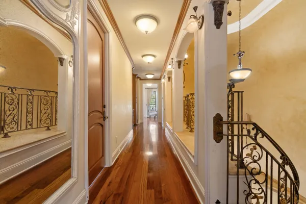 $5,195,000 | 919 South Gretna Green Way, Los Angeles, CA 90049