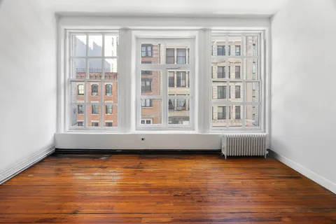 $2,225,000 | 16 East 17th Street, Unit 3 | Flatiron