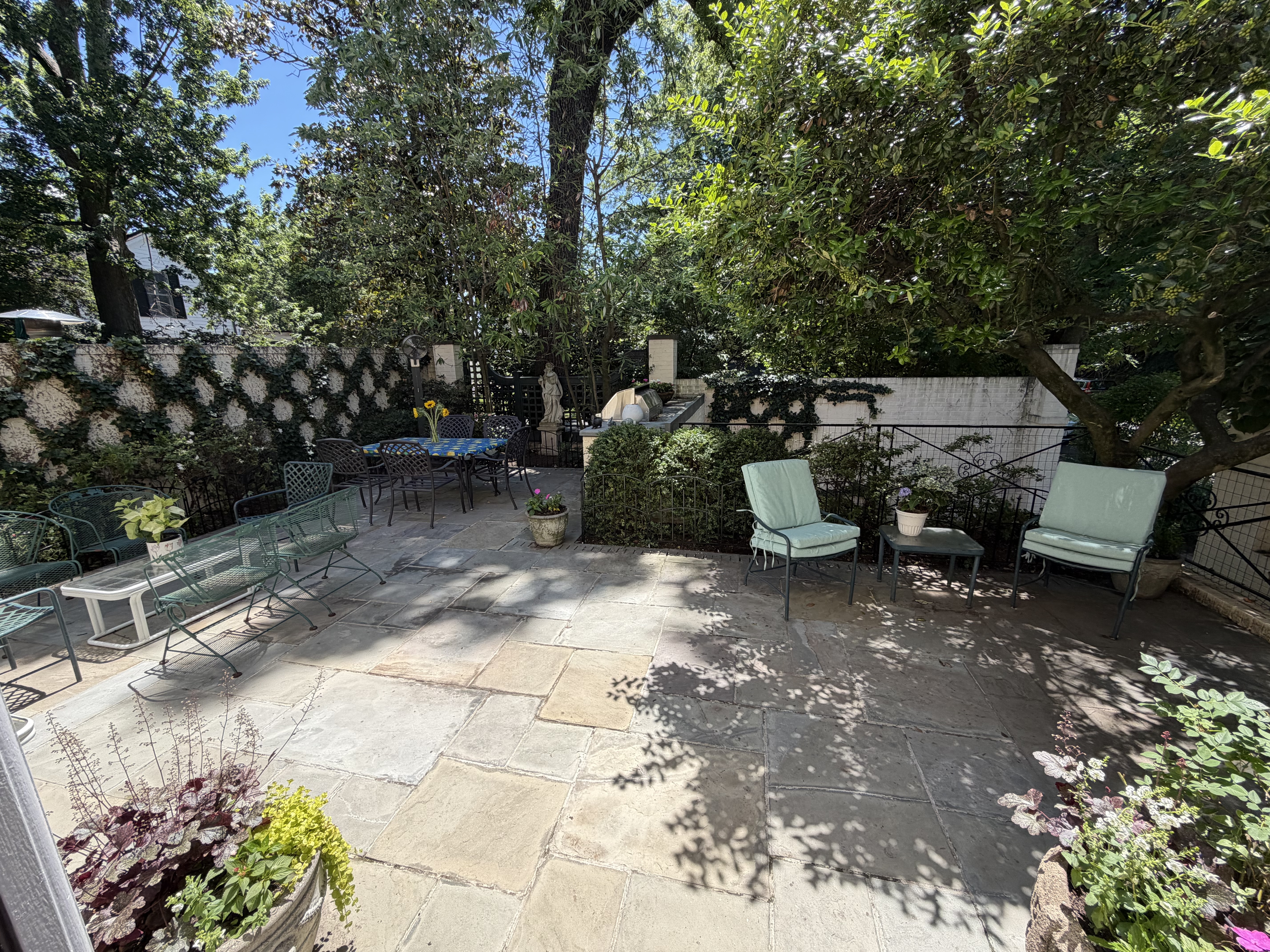 2816 R Street Northwest Washington, DC 20007 - Photo 2 of 2