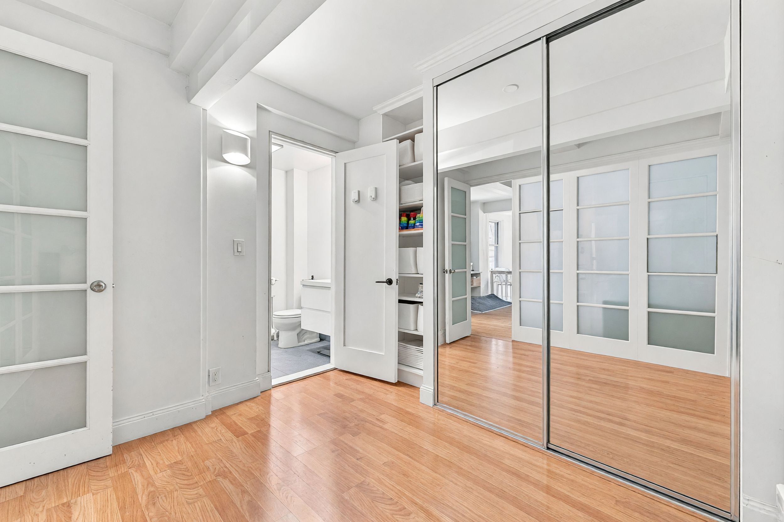 155 East 49th Street, Unit 6F Manhattan, NY 10017 - Photo 9 of 12 Gallery Image 9