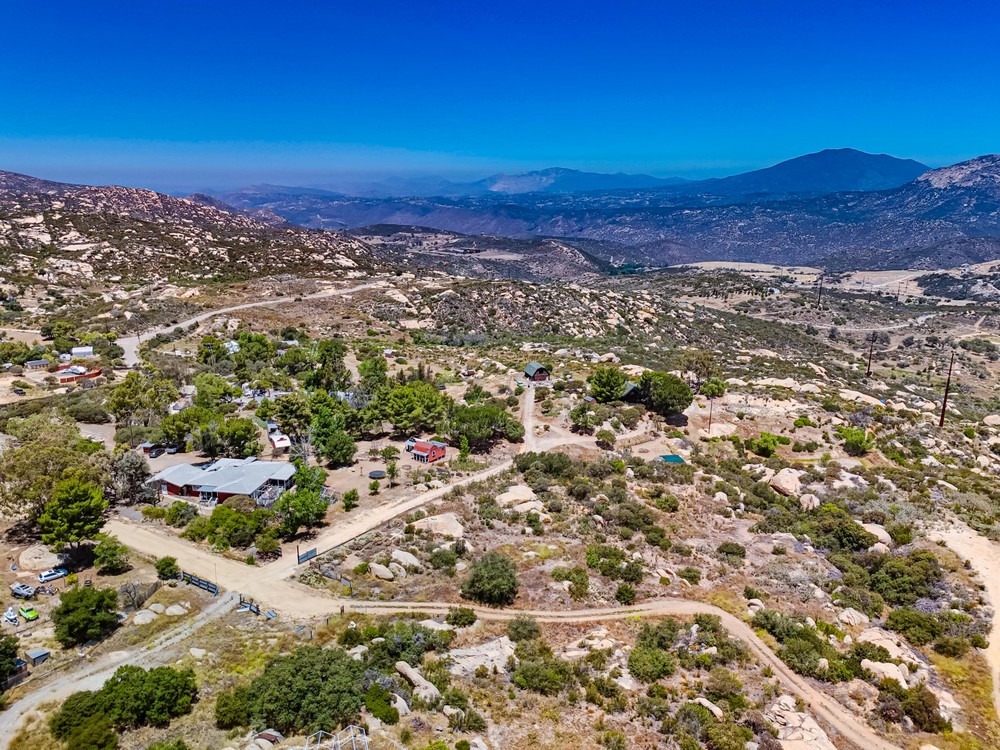 21038 Fog Ridge Alpine, CA 91901 - Photo 9 of 23