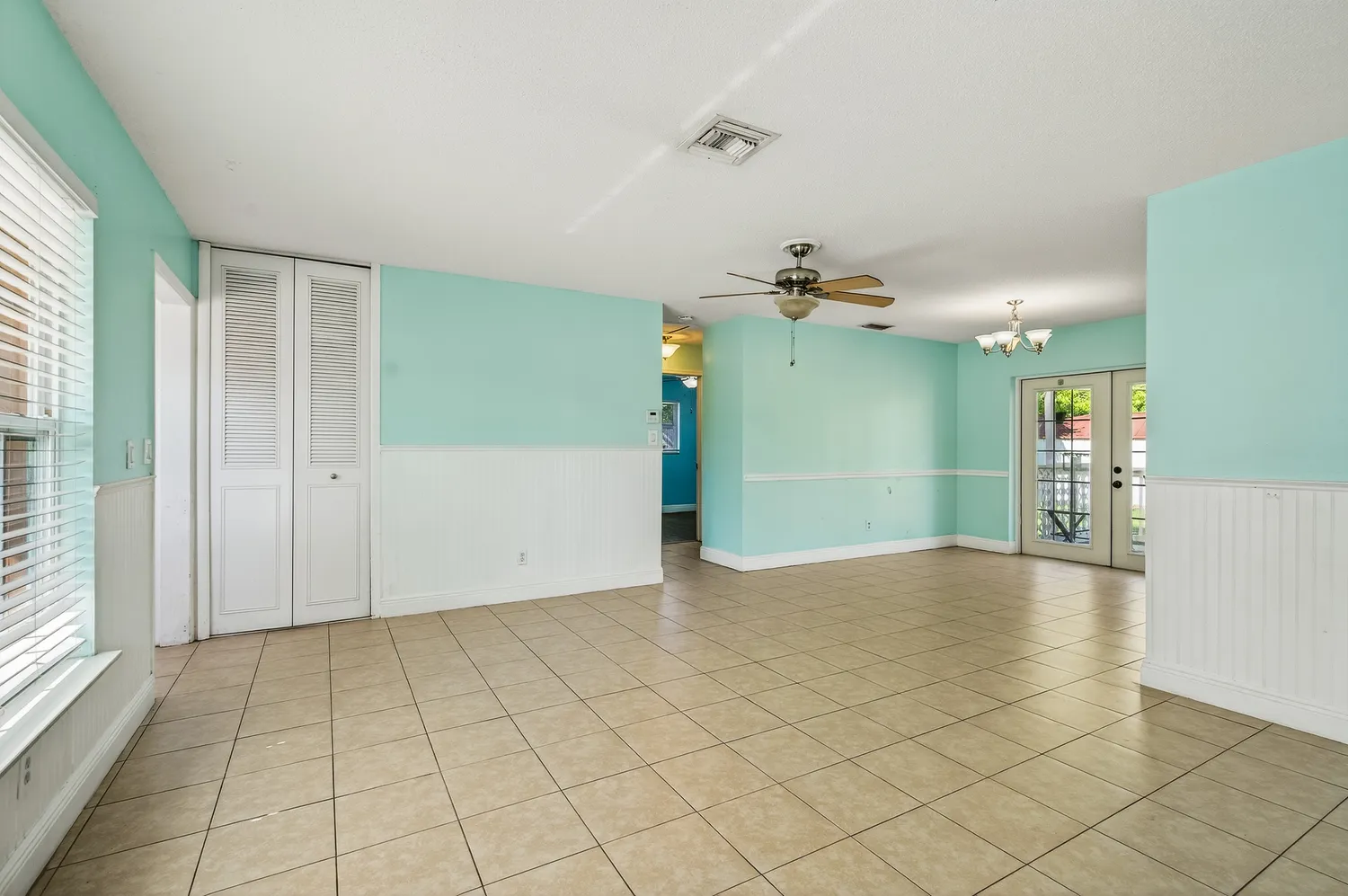 $330,000 | 2444 1st Place Southwest, Vero Beach, FL 32962