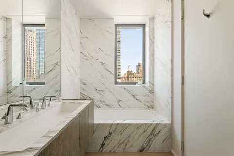 $4,850,000 | 121 East 22nd Street, Unit N1702 | Gramercy