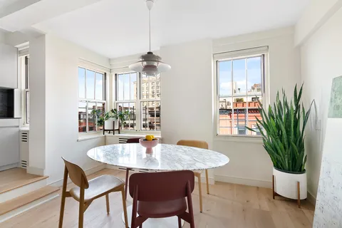 $2,349,000 | 320 West 76th Street, Unit 7DE | Upper West Side