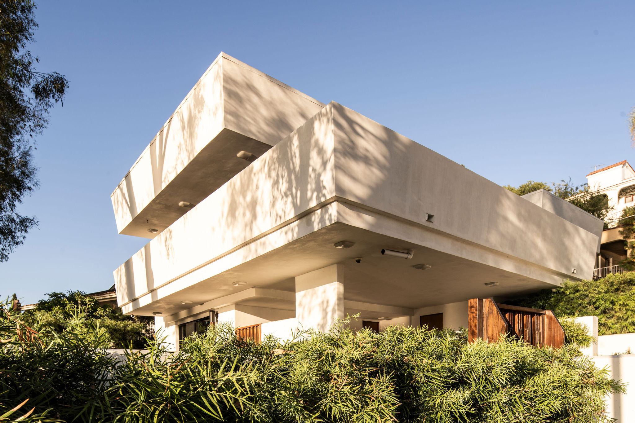 2371 Cove Ave Los Angeles, CA 90039 - Photo 3 of 43