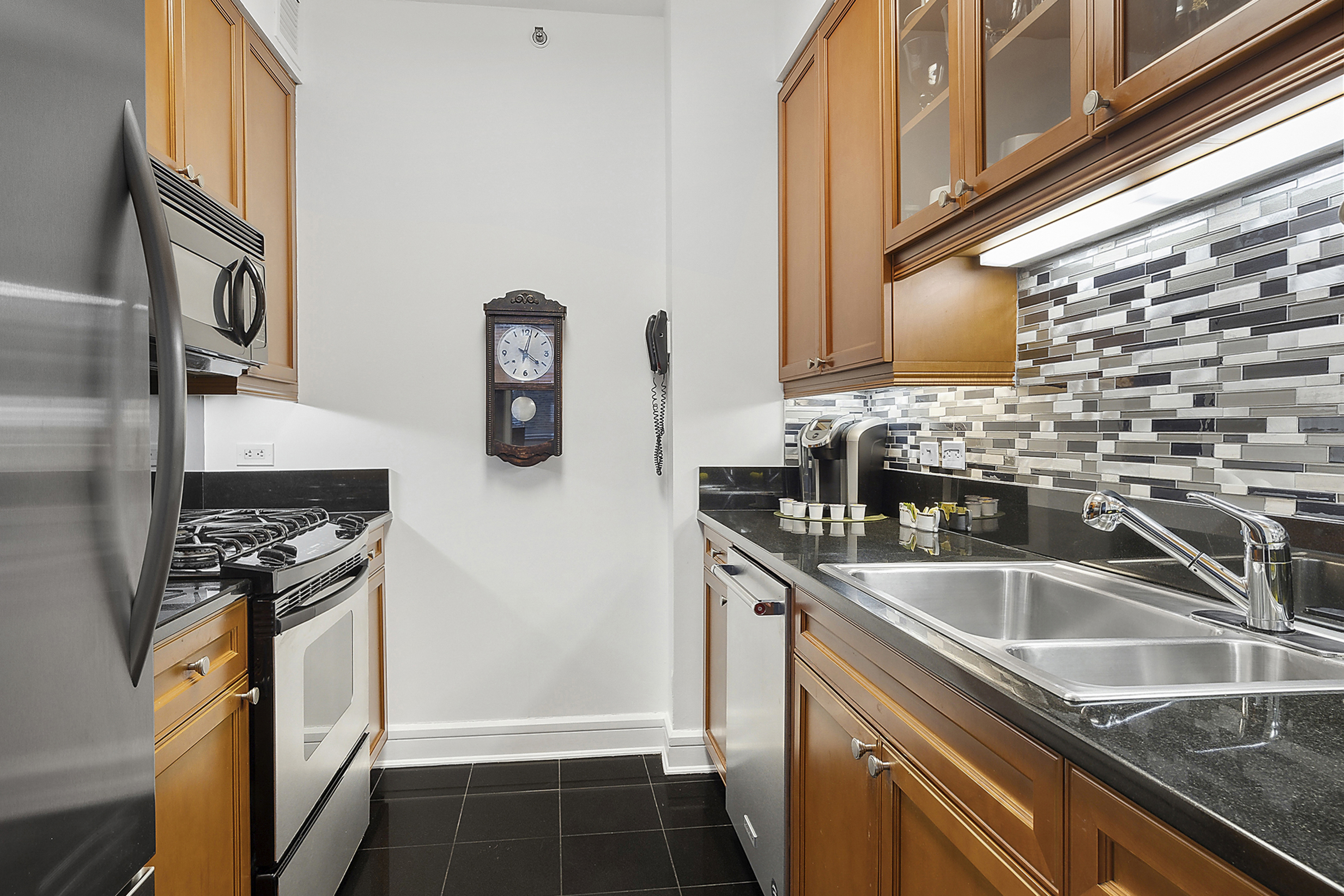 220 Riverside Boulevard, Unit 3E Manhattan, NY 10069 - Photo 3 of 7