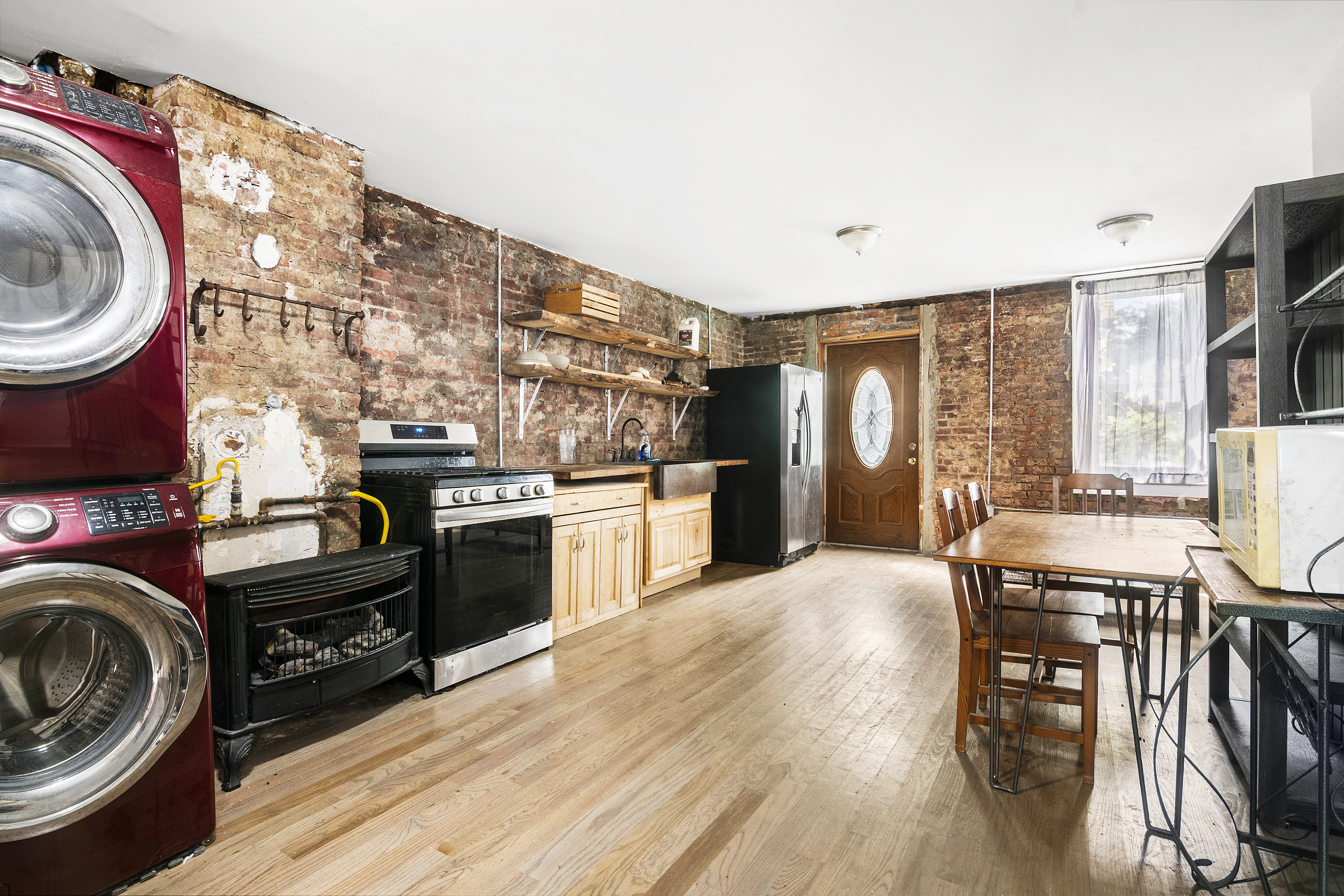 464 East New York Avenue Brooklyn, NY 11225 - Photo 3 of 12 Gallery Image 3