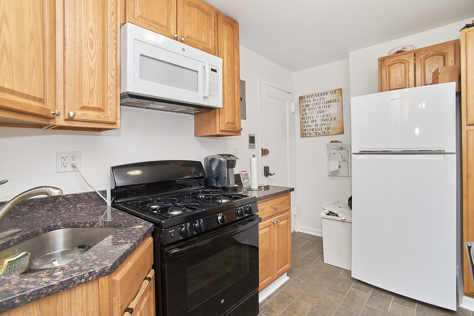270 East 78th Street, Unit 15 Manhattan, NY 10075 - Photo 6 of 8