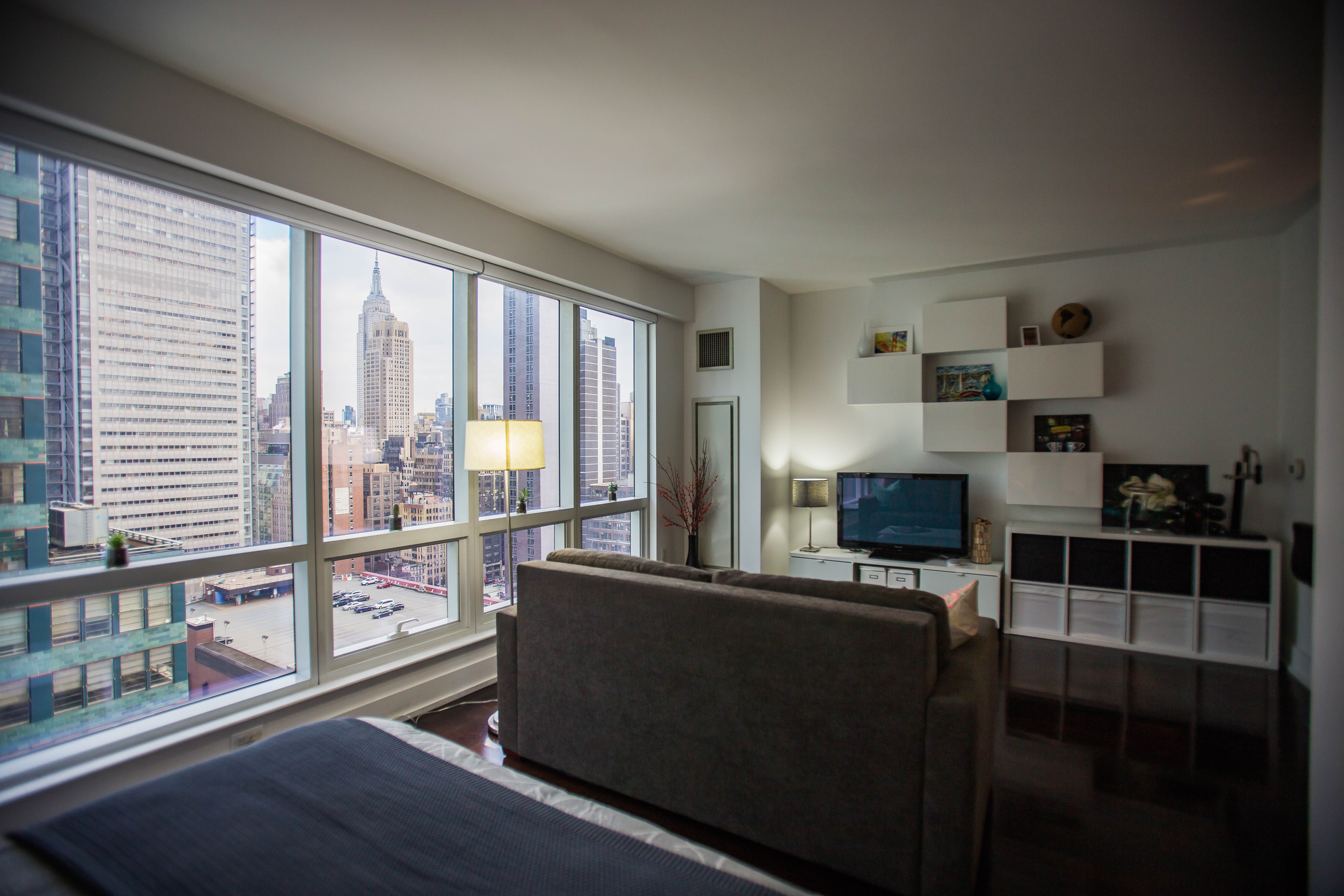 350 West 42nd Street, Unit 25J Manhattan, NY 10036 - Photo 6 of 13