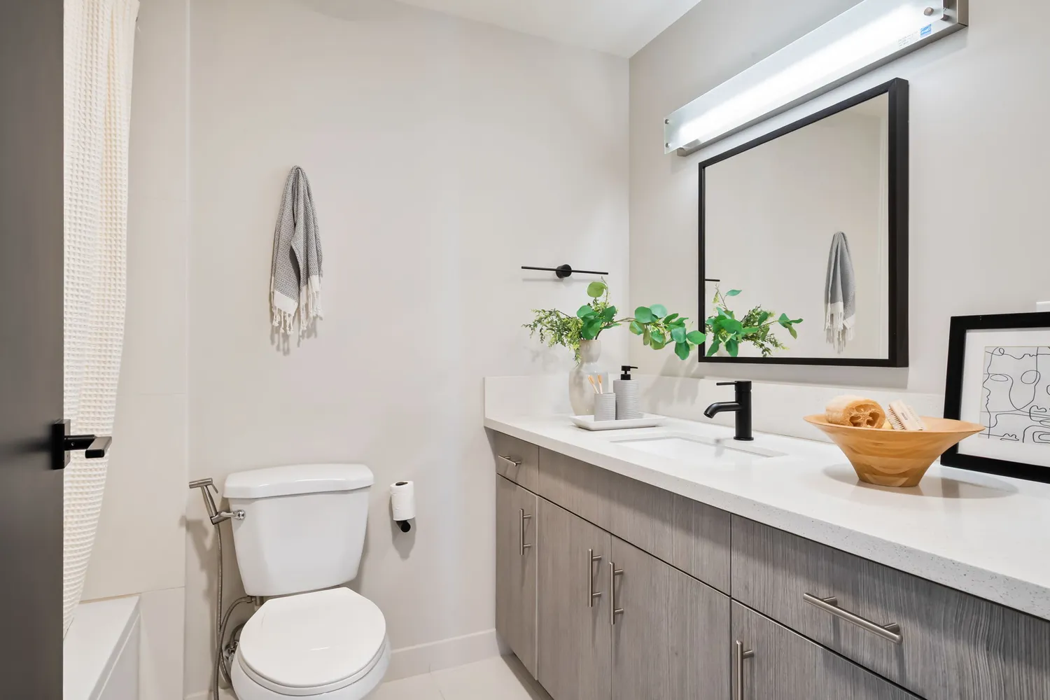 $928,000 | 825 East 4th Street, Unit 310, Los Angeles, CA 90013