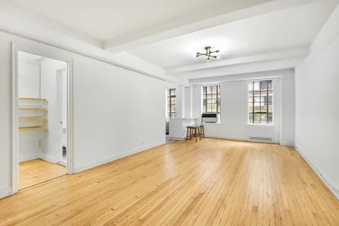 $695,000 | 333 West 56th Street, Unit 3H | Hell's Kitchen