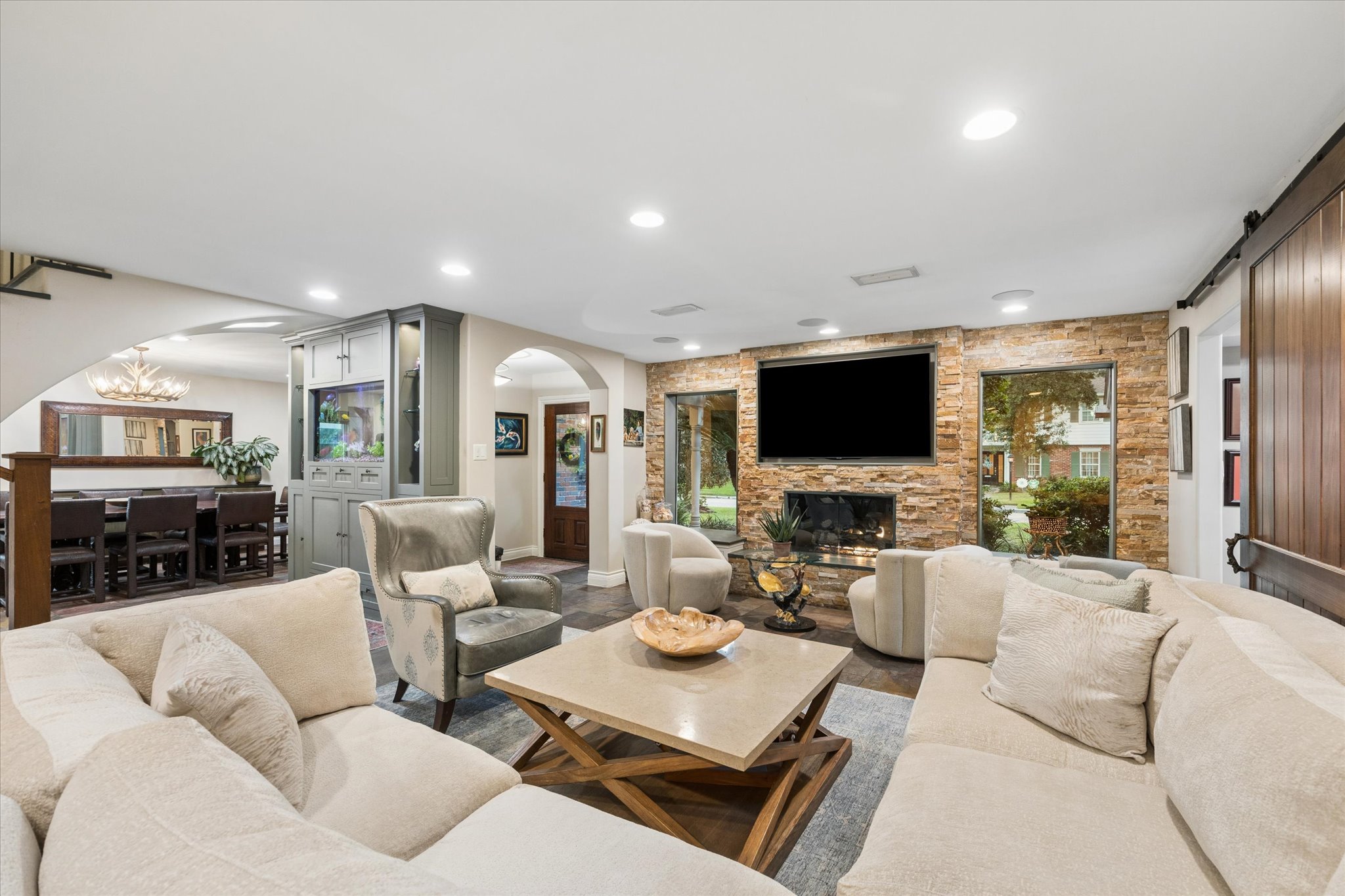 13723 Taylorcrest Road Houston, TX 77079 - Photo 12 of 42 Gallery Image 12