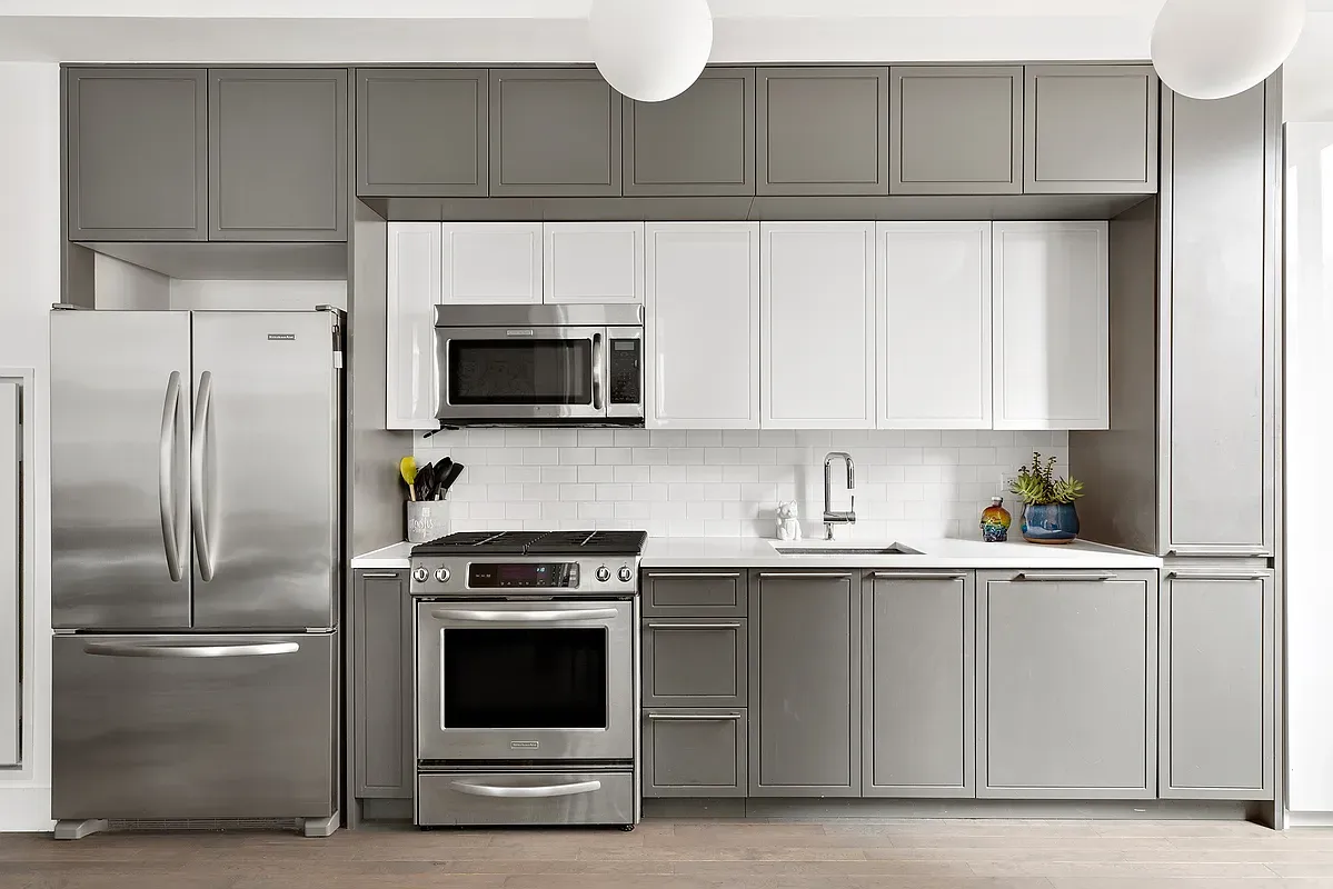 $6,495 | 416 West 52nd Street, Unit 523 | Hell's Kitchen