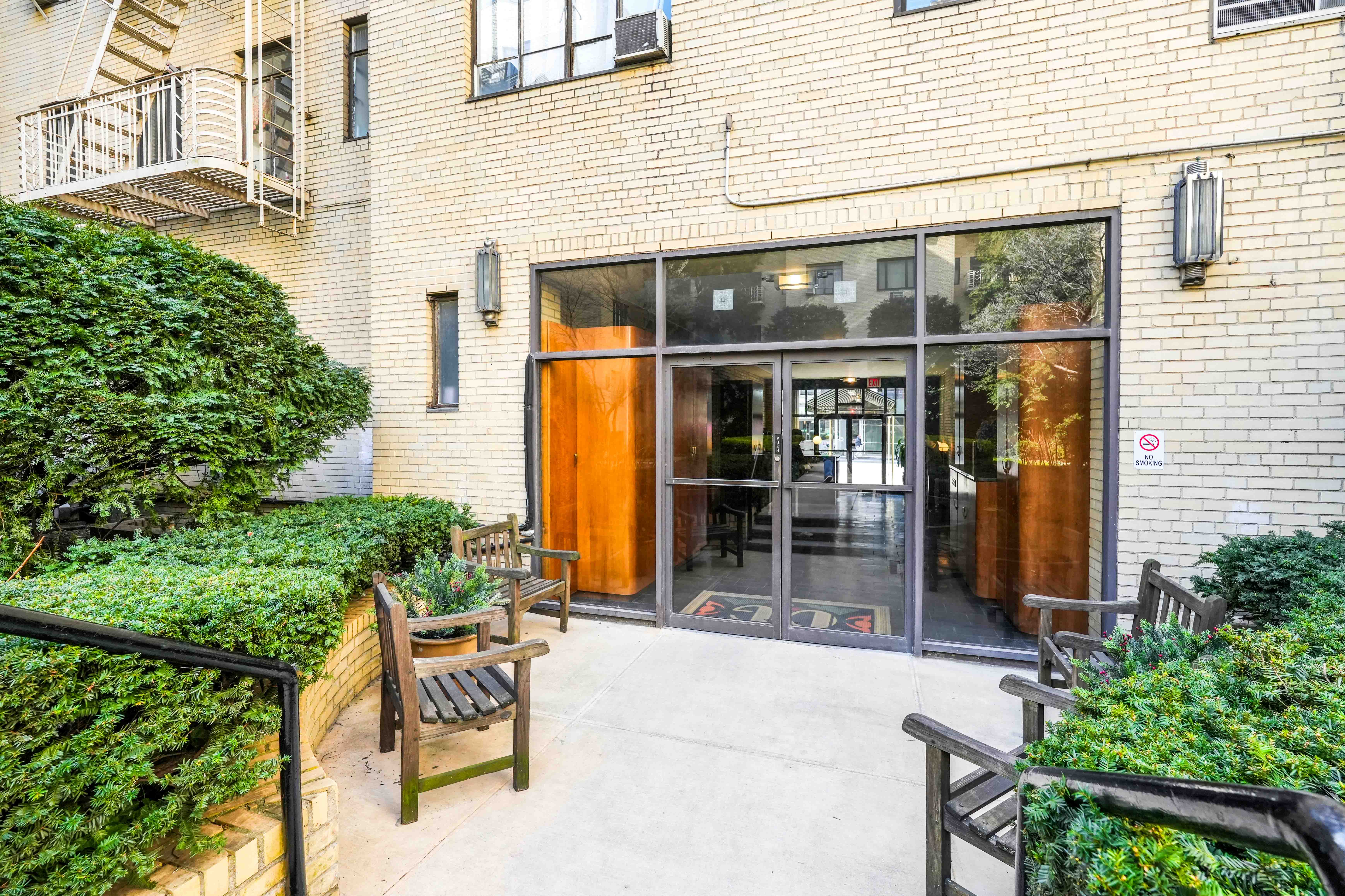 255 West 23rd Street, Unit 5GW Manhattan, NY 10011 - Photo 27 of 35 a view of patio with a table and chairs and potted plants