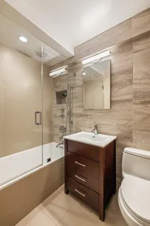 $1,095,000 | 201 East 21st Street, Unit 7R | Gramercy