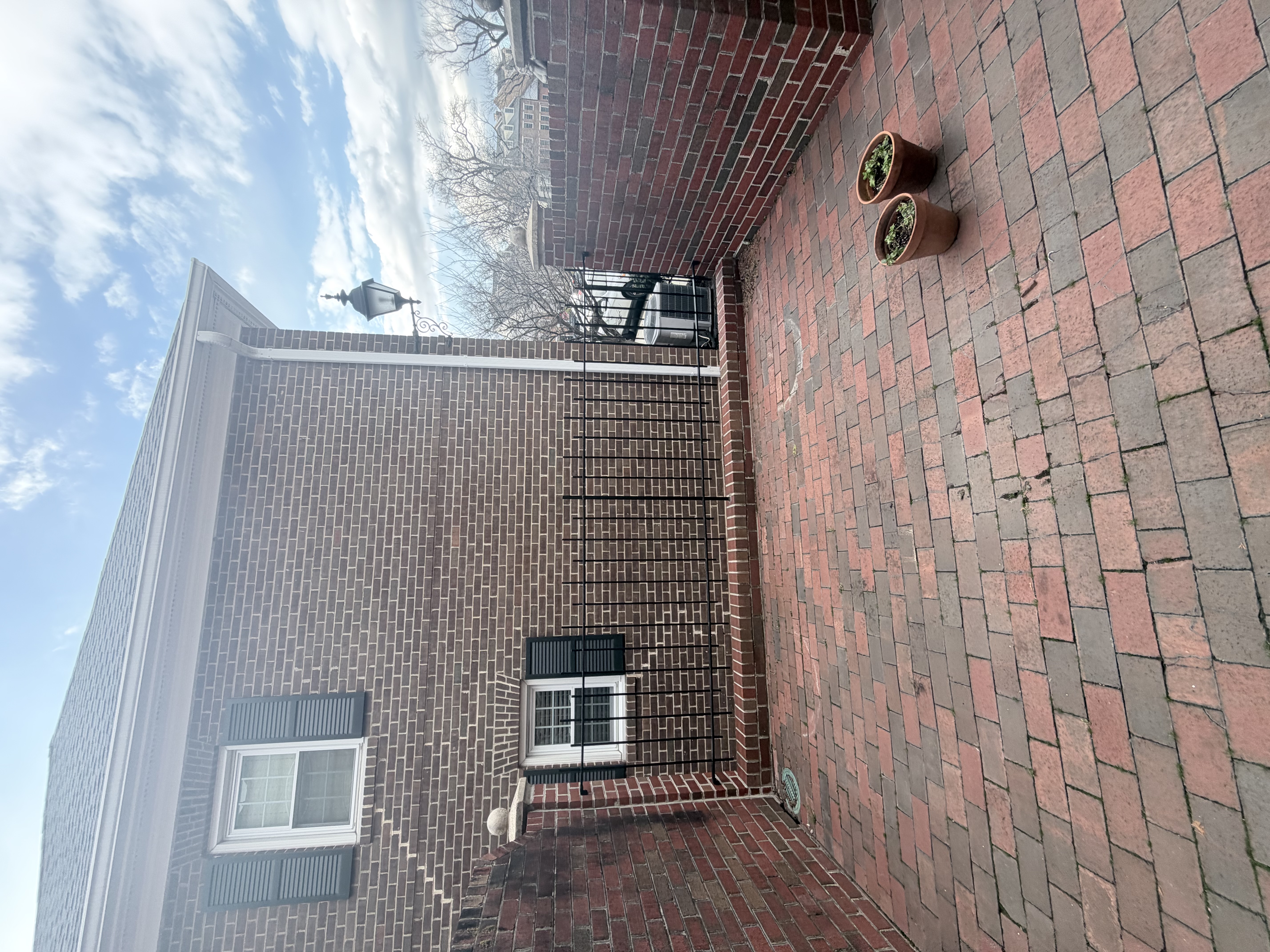 402 2nd Street Alexandria, VA 22314 - Photo 4 of 15