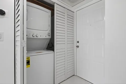 $225,000 | 5561 Lakeside Drive, Unit 107, Margate, FL 33063