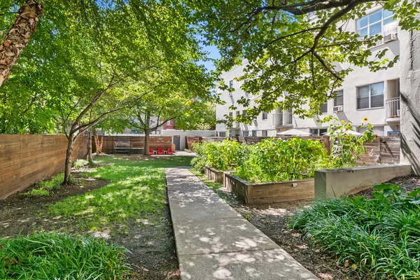$5,800 | 204 Huntington Street, Unit 3E | Carroll Gardens