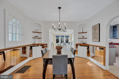 $1,425,000 | 5120 Wilson Lane, Bethesda, MD 20814