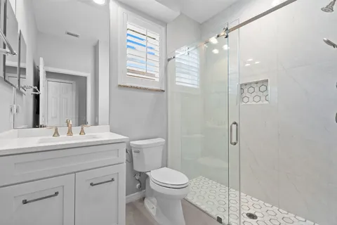 $995,000 | 1717 Winding Oaks Way, Naples, FL 34109