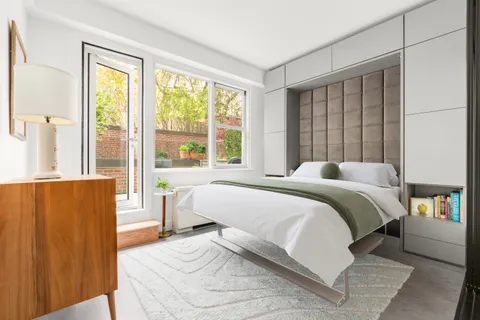 $595,000 | 40 Clinton Street, Unit 1M | Brooklyn Heights