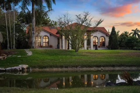 $2,300,000 | 18950 Southwest 59th Street, Southwest Ranches, FL 33332