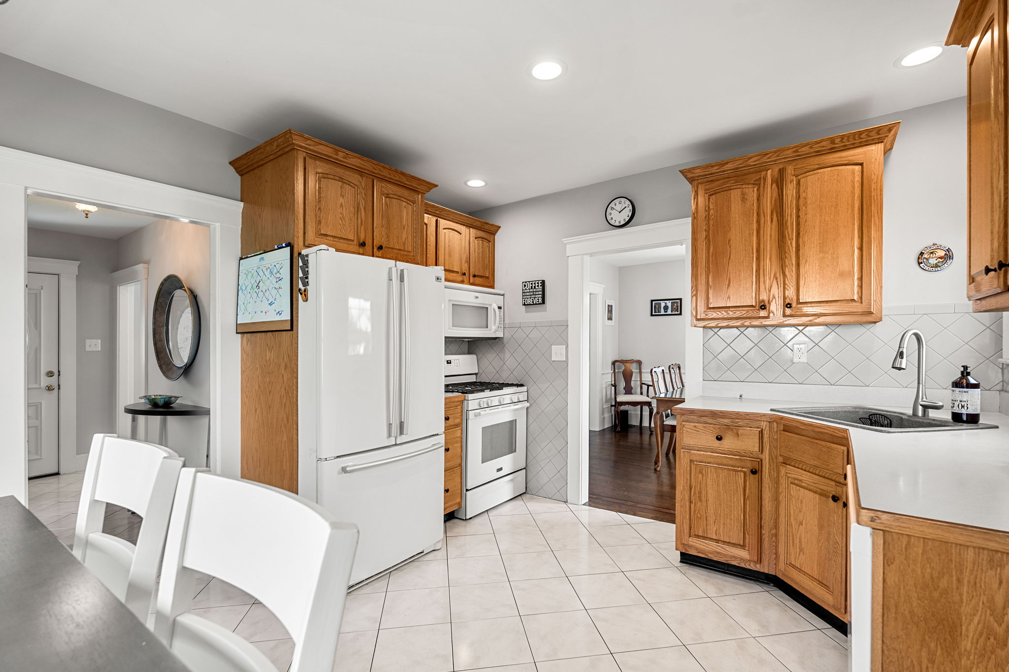 134 Dalton Road Chelmsford, MA 01824 - Photo 4 of 38