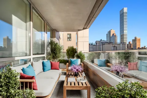 $1,995,000 | 301 East 61st Street, Unit 10B | Lenox Hill