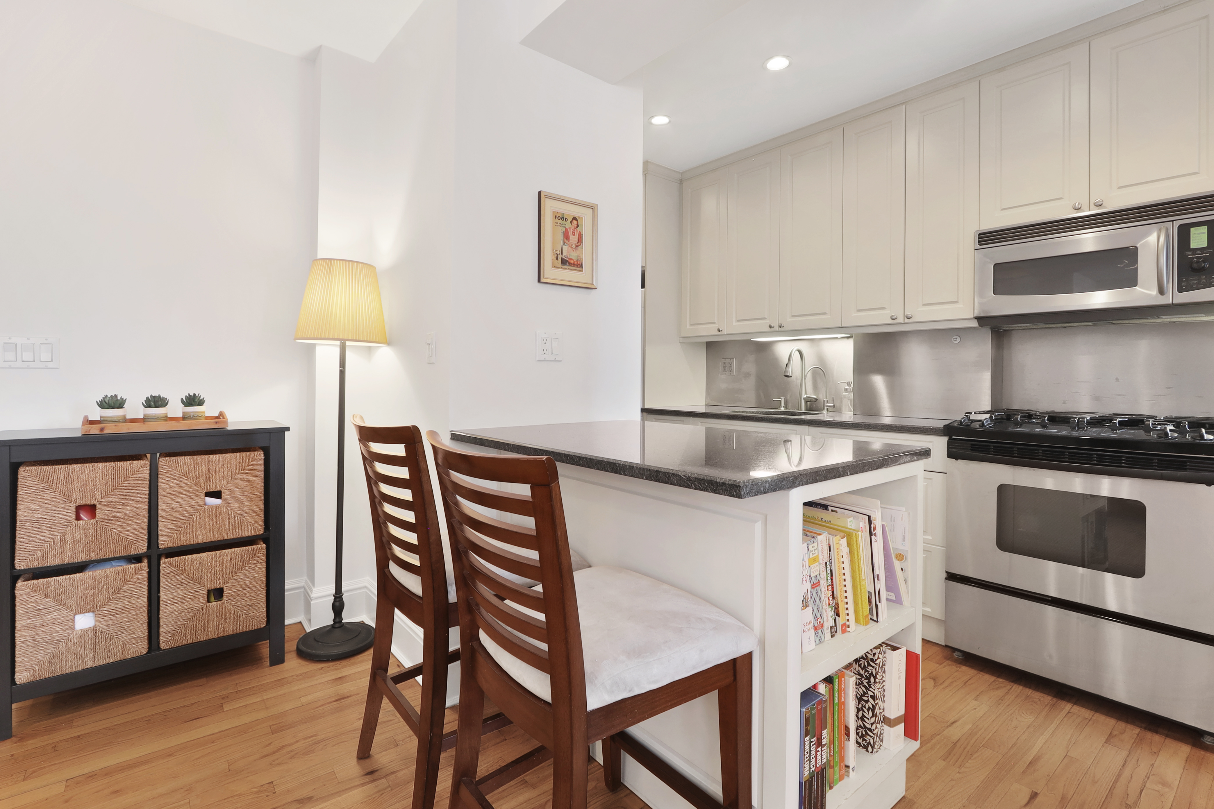 41 West 96th Street, Unit 13D Manhattan, NY 10025 - Photo 2 of 12