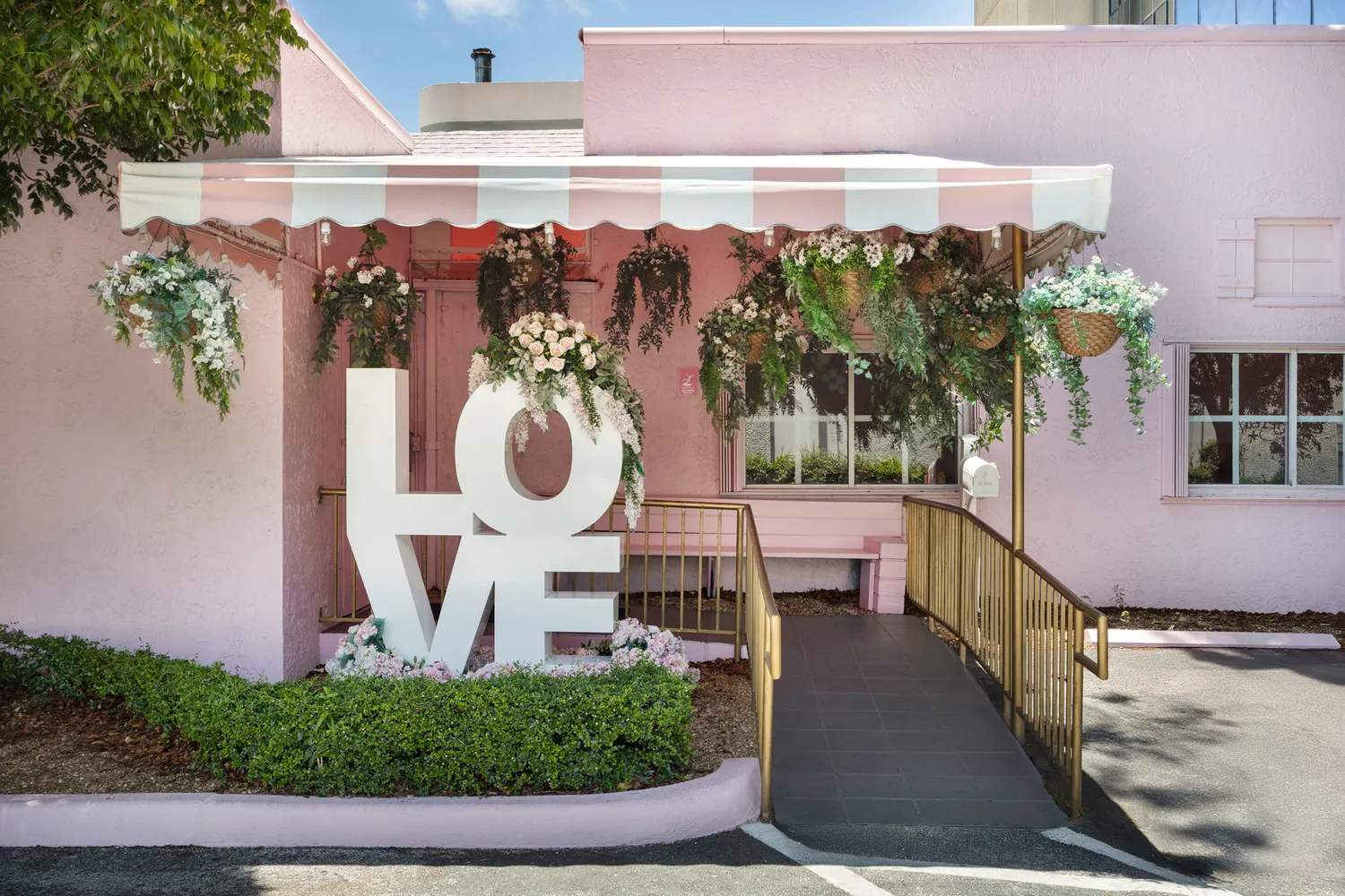 $7,000,000 | 2345 Southwest 37th Avenue, Miami, FL 33145