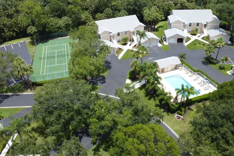 $420,500 | 680 Wiggins Lake Drive, Unit 202, Naples, FL 34110