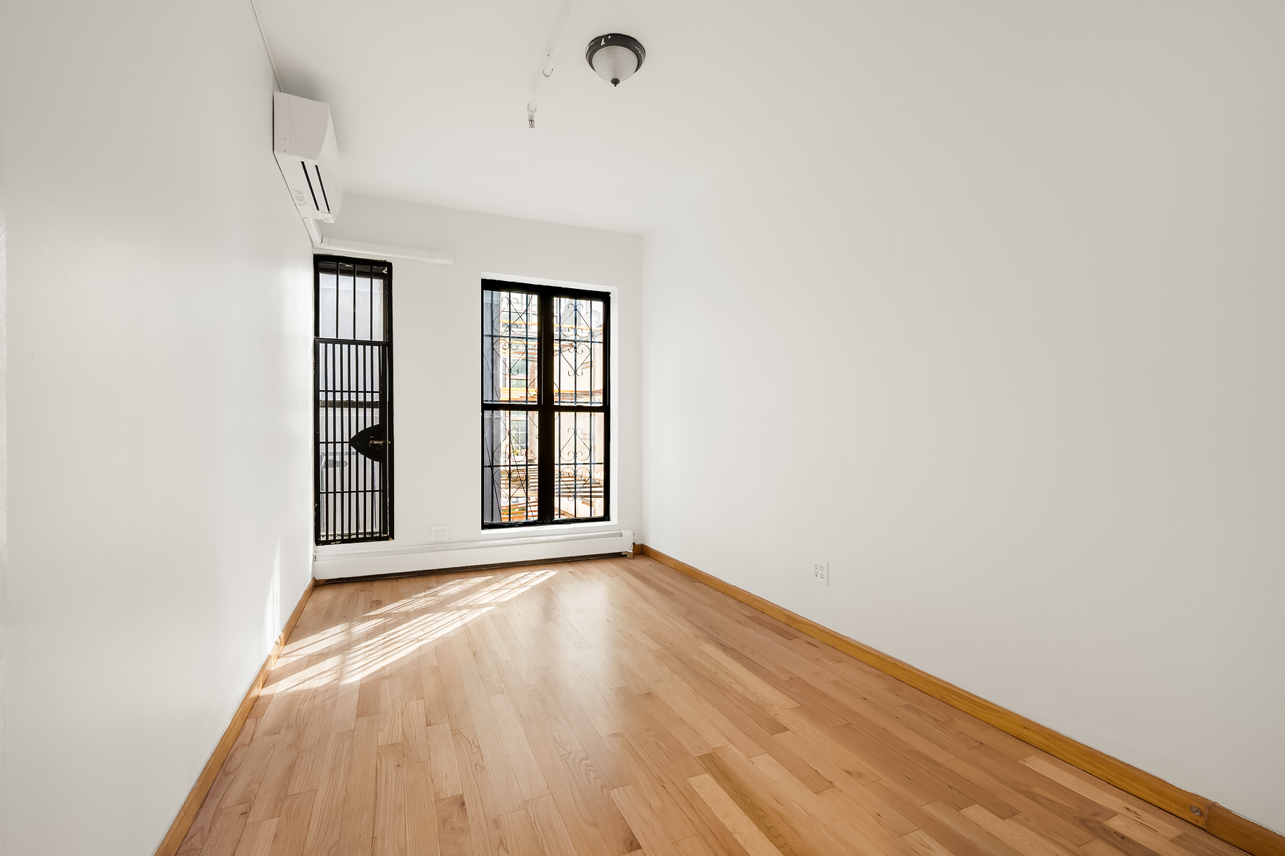 113 West 27th Street, Unit 3 Manhattan, NY 10001 - Photo 3 of 11