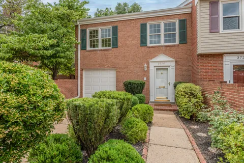$830,000 | 3726 12th Street South, Arlington, VA 22204