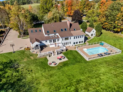 $2,400,000 | 6 Lynbrook Road, Southborough, MA 01772