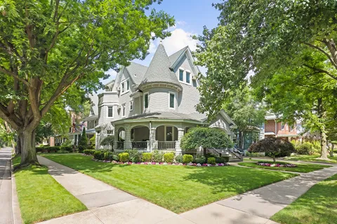 $2,995,000 | 700 East 17th Street | Ditmas Park