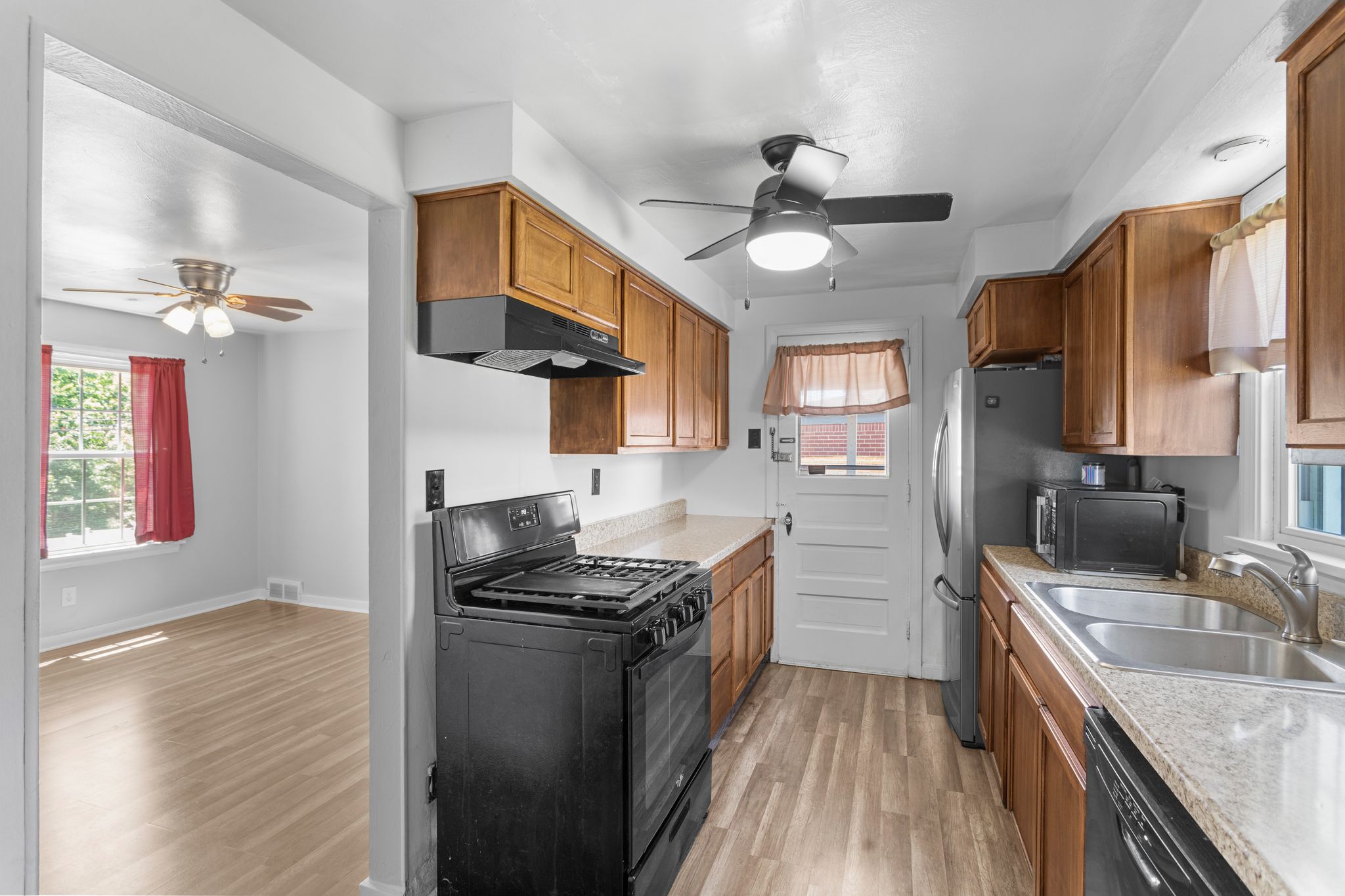 40 Tanager Drive McKees Rocks, PA 15136 - Photo 8 of 29