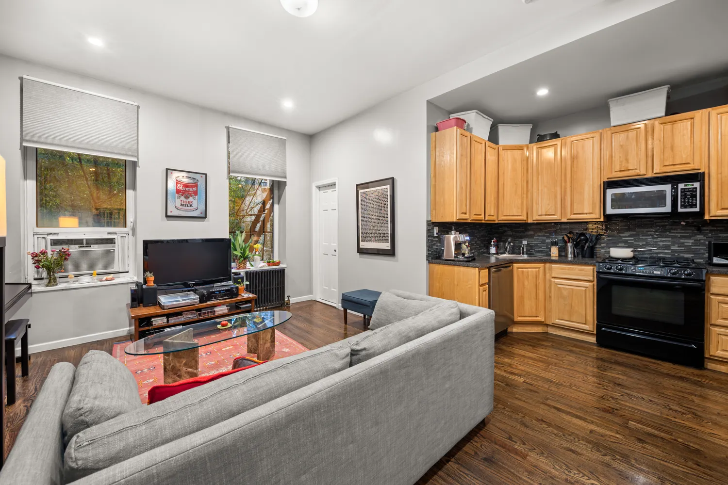 $3,300 | 370 Myrtle Avenue, Unit 2 | Fort Greene