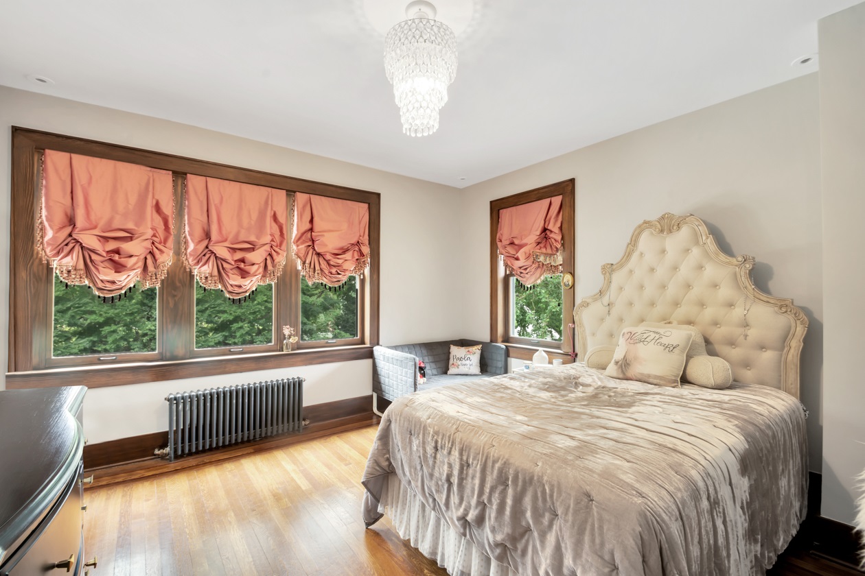 35 Grymes Hill Road Staten Island, NY 10301 - Photo 22 of 31