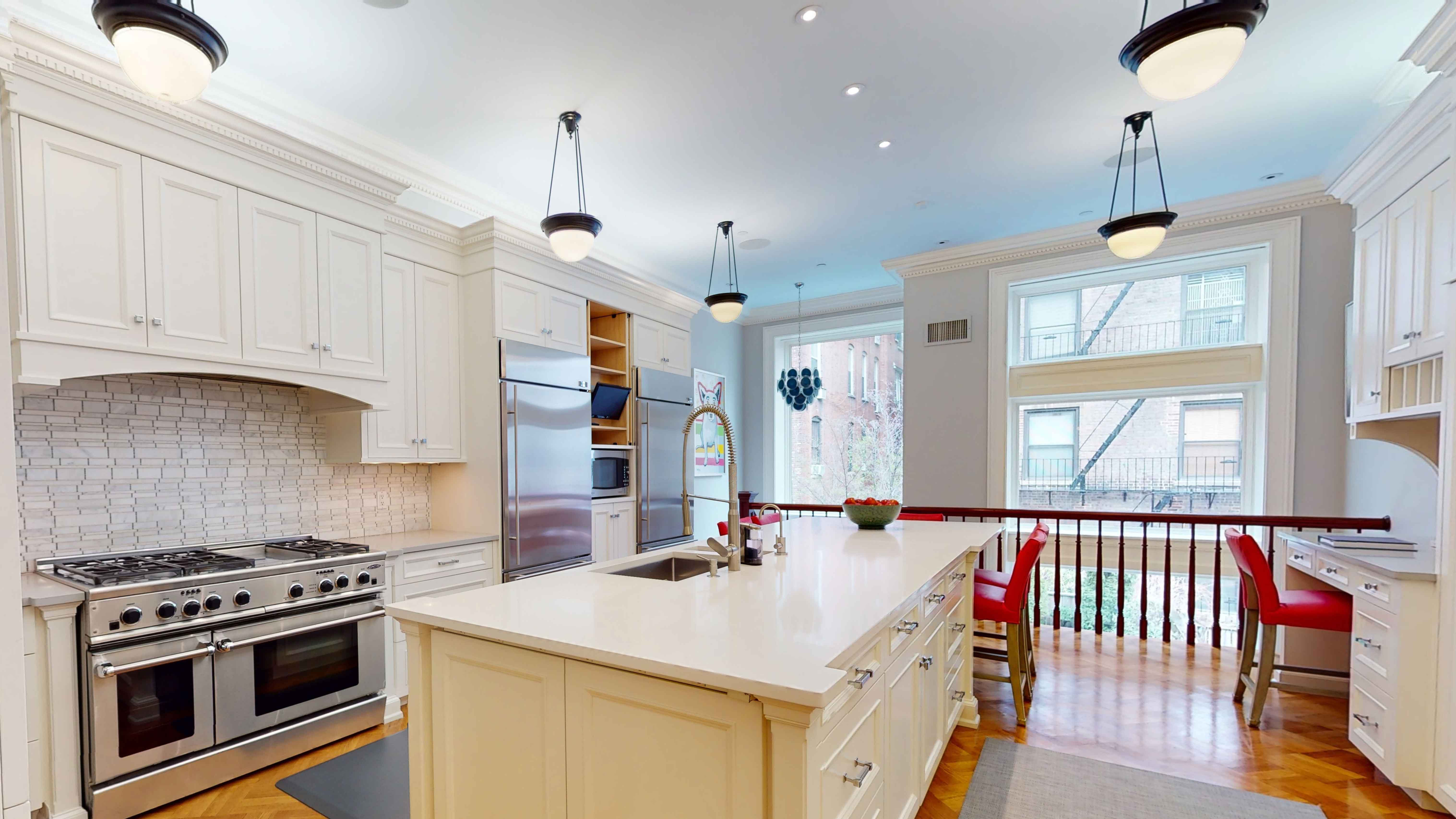 45 West 95th Street Manhattan, NY 10025 - Photo 2 of 35