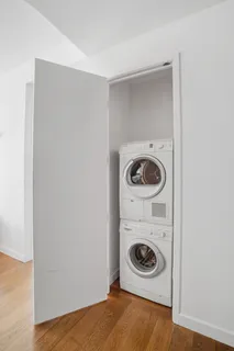 $2,599,000 | 311 West Broadway, Unit 7D | SoHo