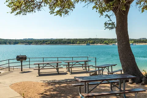 $925,000 | 1904 Lakeway Boulevard, Lakeway, TX 78734