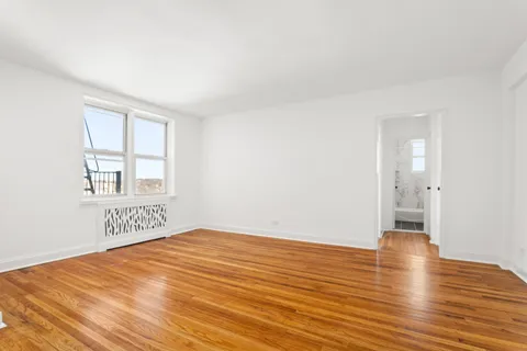 $210,000 | 5650 Netherland Avenue, Unit 6C | North Riverdale