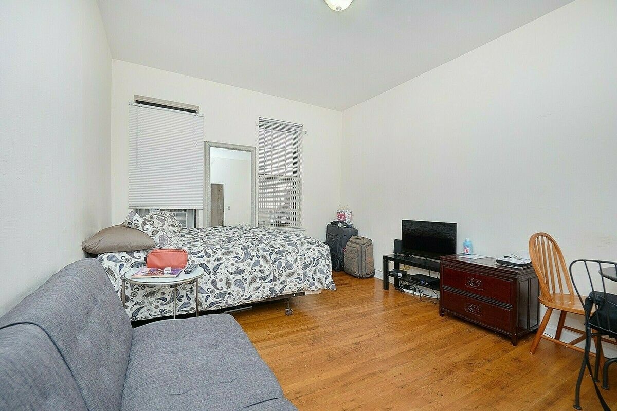 1055 2nd Avenue, Unit 3C Manhattan, NY 10022 - Photo 2 of 6