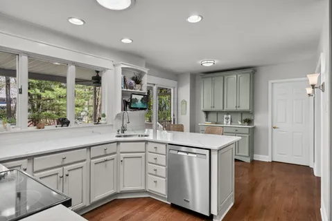 $685,000 | 2 Strafford Court, Medford, NJ 08055